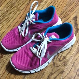 Big kids Nike size 5.5